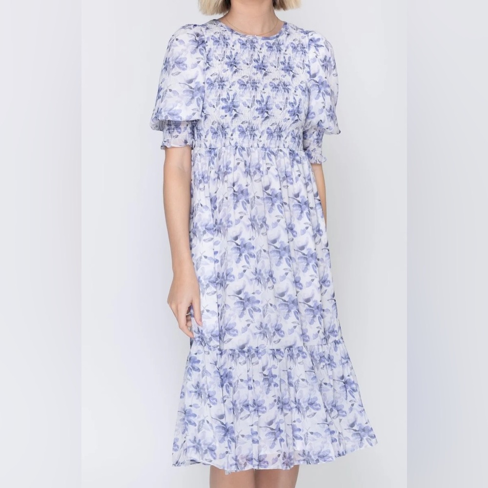 Looking for the Hannah Dress with blue flowers from Yakira Bella 💙